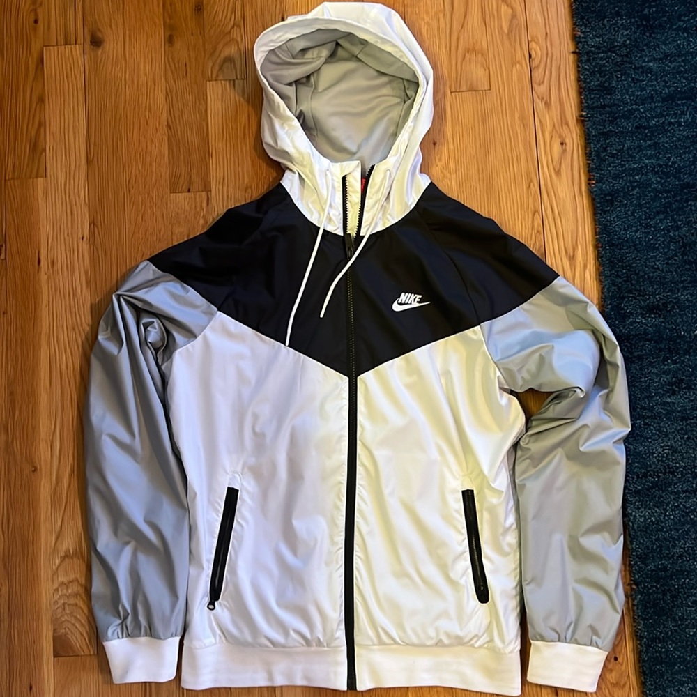 Nike Windrunner Windbreaker Men’s Size Small